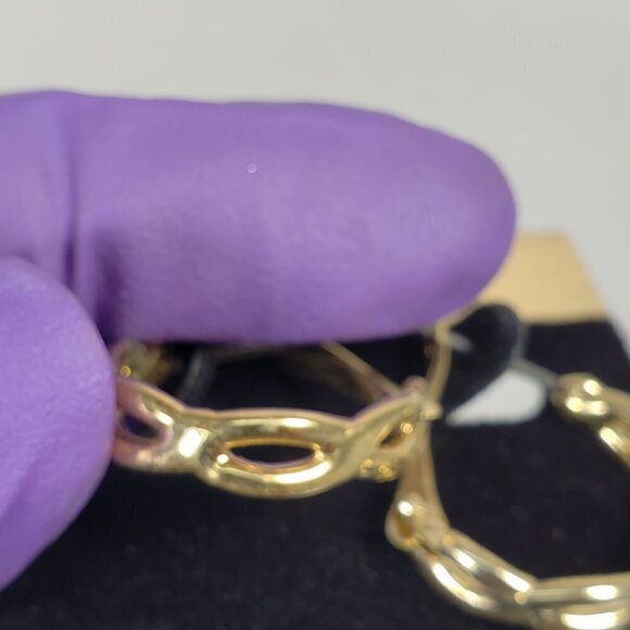 Women's Fashion Gold tone Twisted Hoop Design Latch Earrings - Stylish - Picture 6 of 7